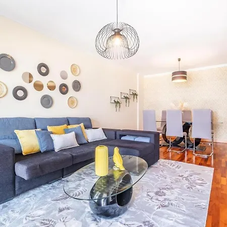 Canico Lodge Apartment *