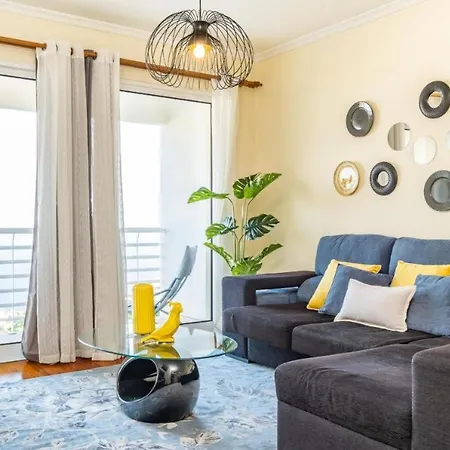 Canico Lodge Апартаменты *