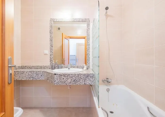 公寓 Canico Lodge *